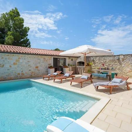 Casa vacanze Cozy In With Sauna Bale